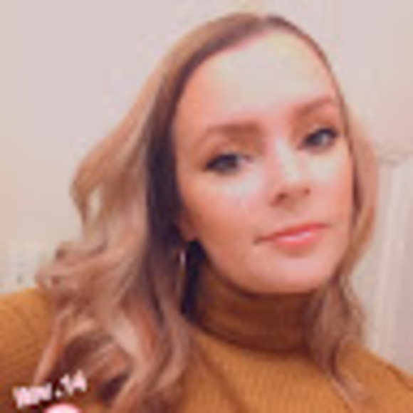 Profile Picture of Carson Daniels (@carsonmdaniels) on Poshmark