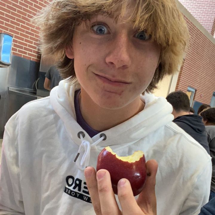 Profile Picture of 🍎 (@ogapplereview) on Tiktok