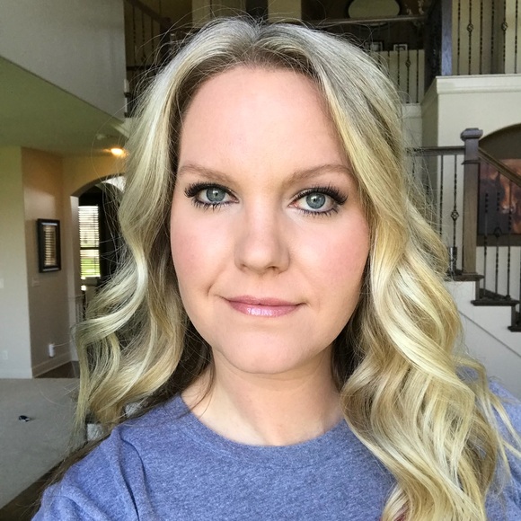 Profile Picture of Sarah Borota (@sborota123) on Poshmark