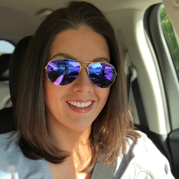 Profile Picture of Allison Long (@alli30bandit) on Poshmark