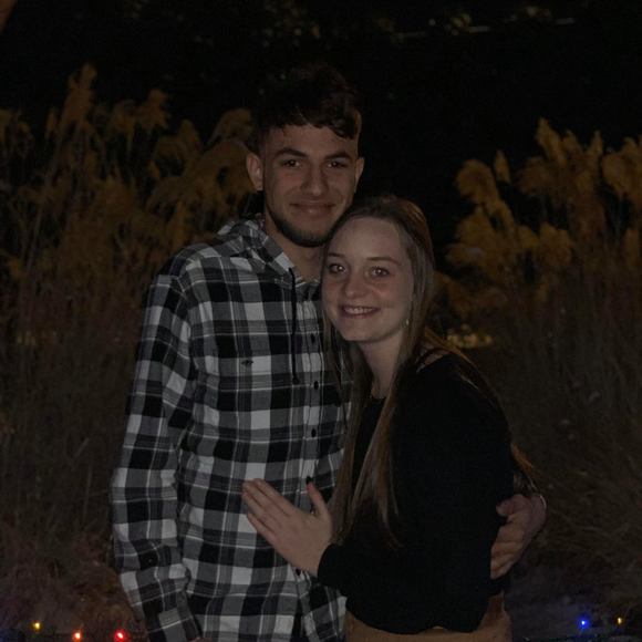 Profile Picture of Hunter Croissant (@hcroissant) on Poshmark