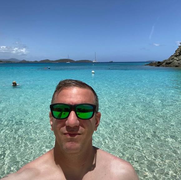 Profile Picture of Andrew Zeiss (@azeiss72) on Poshmark