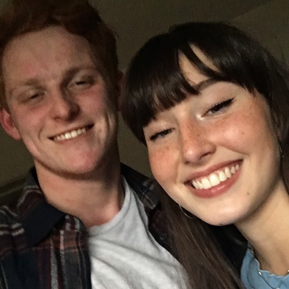 Profile Picture of Leah Dutton (@leahdutton149) on Poshmark