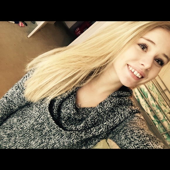 Profile Picture of Kendall Enstad (@keee3) on Poshmark
