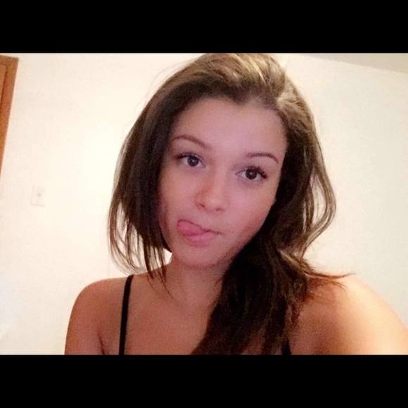 Profile Picture of Jessica Bodenhagen (@jessb0510) on Poshmark