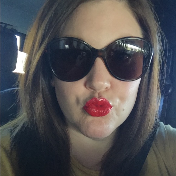 Profile Picture of Amanda Patterson (@apatterson522) on Poshmark