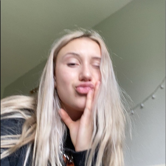 Profile Picture of Grace Blaskowski (@graceblasko) on Poshmark