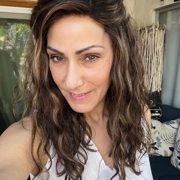 Profile Picture of Danielle Alexander (@vetgirl68) on Poshmark