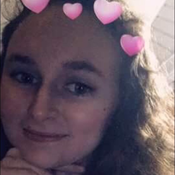 Profile Picture of Drew Calhoun (@drewcalhoun_) on Poshmark