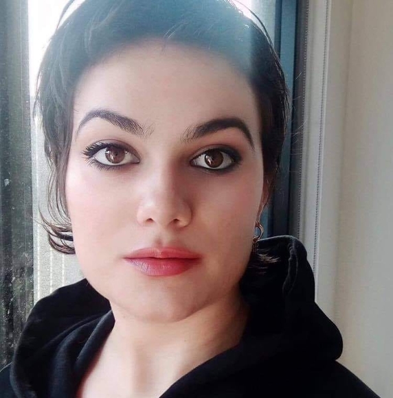 Profile Picture of Elizabeth Michaelides (@emichaelides) on Poshmark