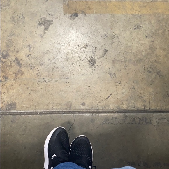 Profile Picture of Alex De la torre (@alexd736) on Poshmark