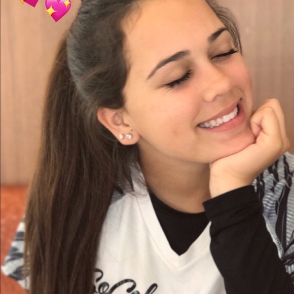 Profile Picture of Amaris Trunnell (@amaristrunnell) on Poshmark