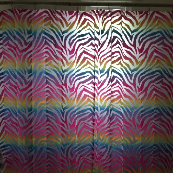 Profile Picture of Krissy Moore (@kriskotea) on Poshmark