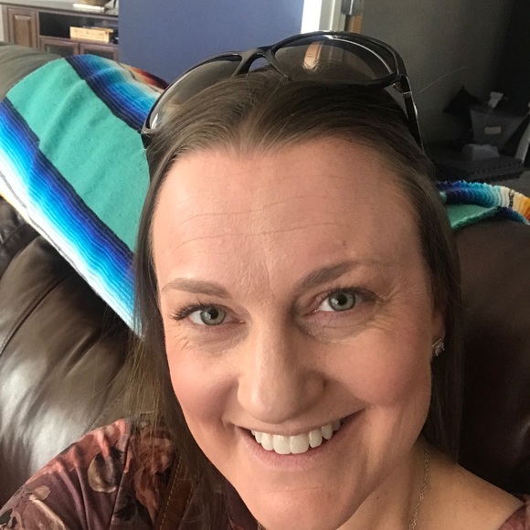 Profile Picture of Cindy Tarnowski (@ladybucks12) on Poshmark