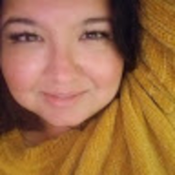 Natalie Delcastillo - Poshmark Profile Picture of Natalie Delcastillo (@ndelcastillo) on Poshmark