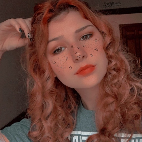 Profile Picture of Hailey Oase (@haileyoase) on Poshmark