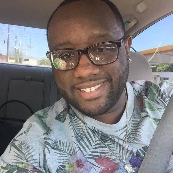 Profile Picture of Kenneth Earl (@kearljr1984) on Poshmark