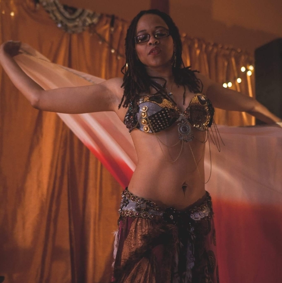 Profile Picture of Laree Johnson (@missmaryworth) on Poshmark