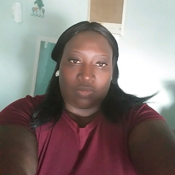 Profile Picture of Maculene Macajoux (@74maculene) on Poshmark