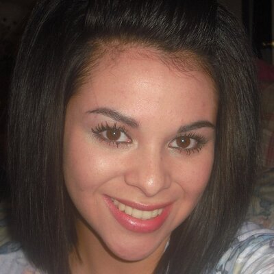 Profile Picture of Cindy Serio (@snuckumsnort) on Twitter