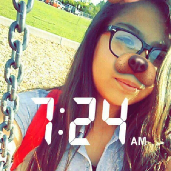 Profile Picture of Araiya Navarro (@araiyanavarro16) on Poshmark