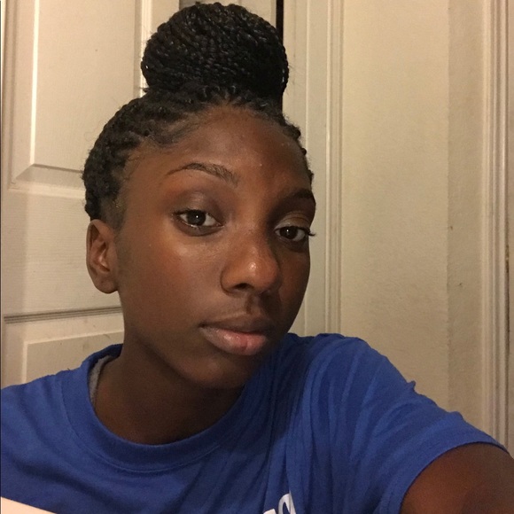 Profile Picture of Makayla Thomas (@its0nly_kayla) on Poshmark