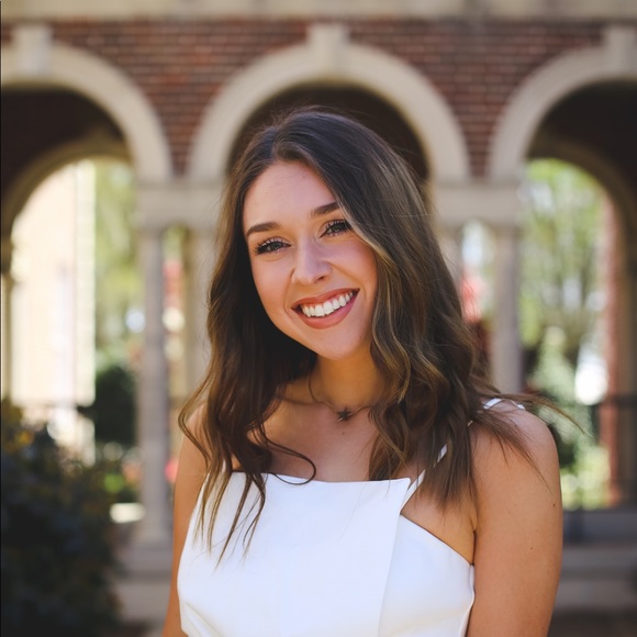 Profile Picture of Allison Hackleman (@ahackleman) on Poshmark