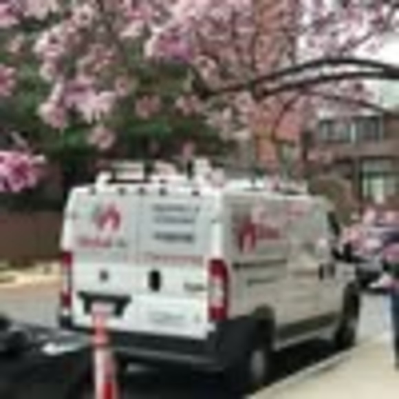 Profile Picture of Luiz claudio Alves (@luizcalau) on Poshmark