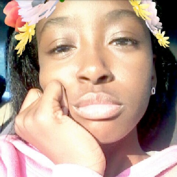 Profile Picture of Kiersten Coleman (@kierstencoleman) on Poshmark