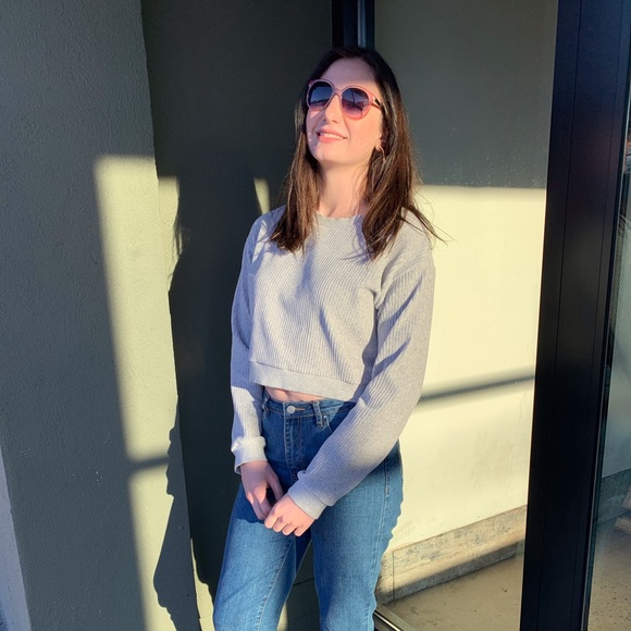 Profile Picture of Mahayla Amundson (@mahay_) on Poshmark