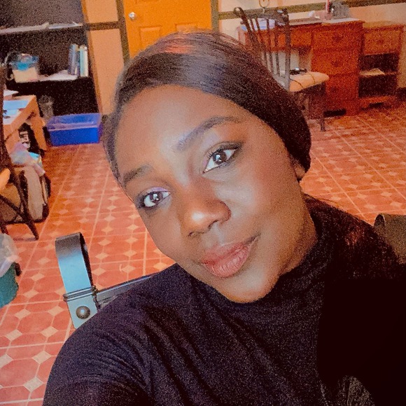 Profile Picture of Stacy Darku (@i4c0h) on Poshmark
