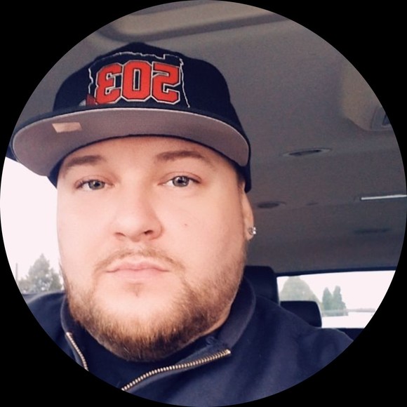 Profile Picture of Adam Schell (@alochandlesbiz) on Poshmark