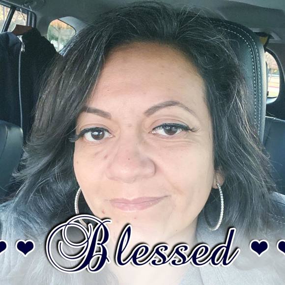 Profile Picture of Karnation Cruz (@4knation) on Poshmark