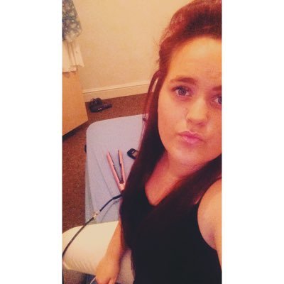 Profile Picture of Holly Jeffrey (@HollyJeffrey5) on Twitter