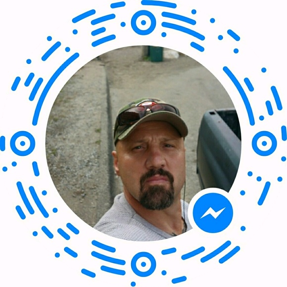 Profile Picture of Richard Mazanec (@mazrick) on Poshmark