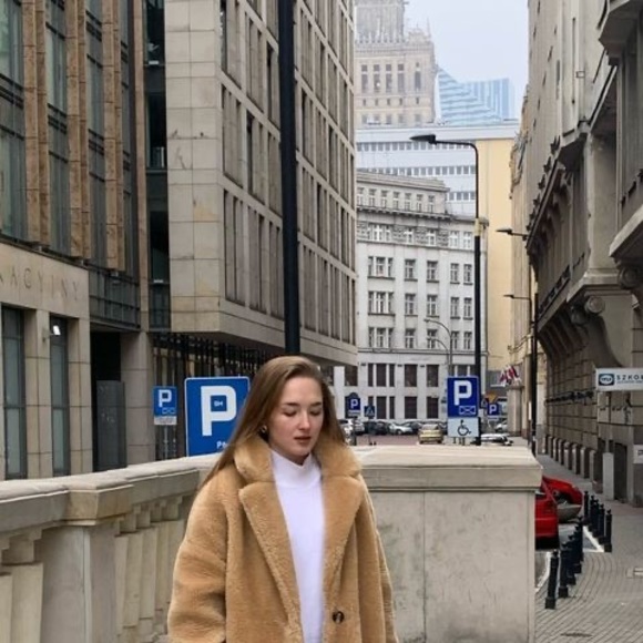 Profile Picture of Katia Hlushko (@katiahlushko) on Poshmark