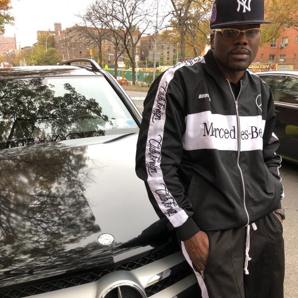 Profile Picture of Mel Kross (@melkross) on Poshmark