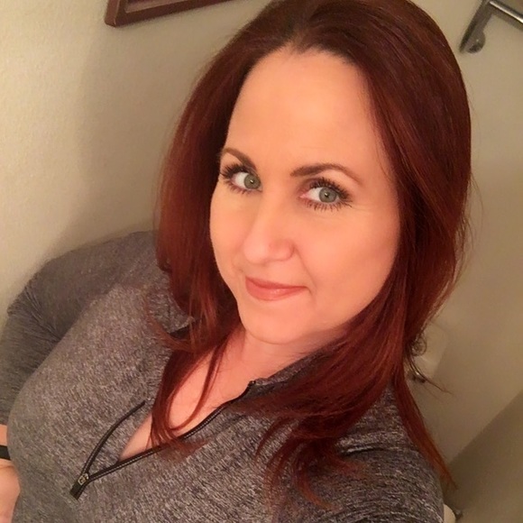 Profile Picture of Amy Geimer (@amyrg3) on Poshmark