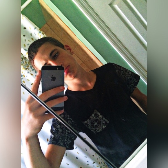 Profile Picture of Caide Wileczek (@cjw01124) on Poshmark