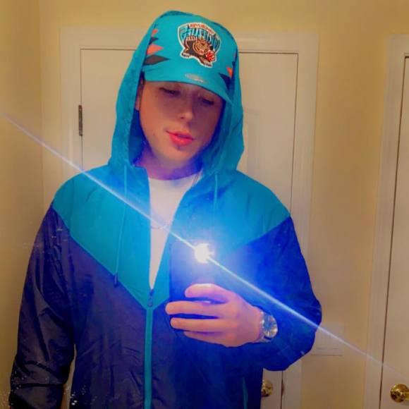 Profile Picture of Alex Grijalva (@alexgrijalva654) on Poshmark