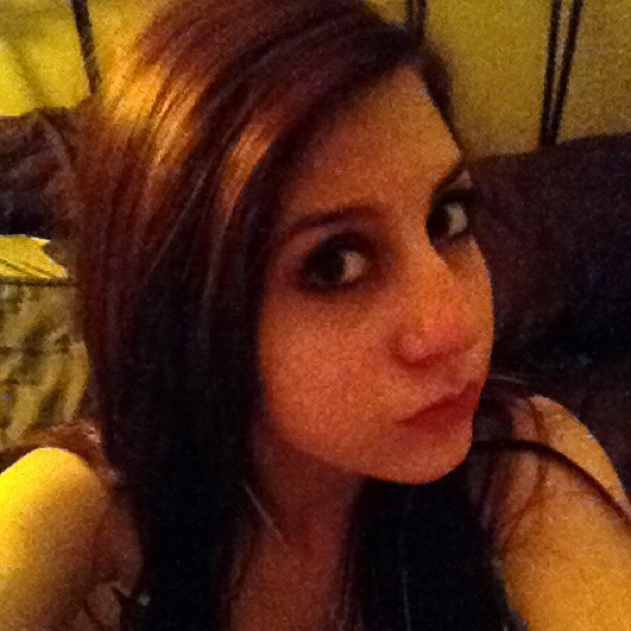 Profile Picture of Apryl Forrest (@bonedaddy) on Poshmark