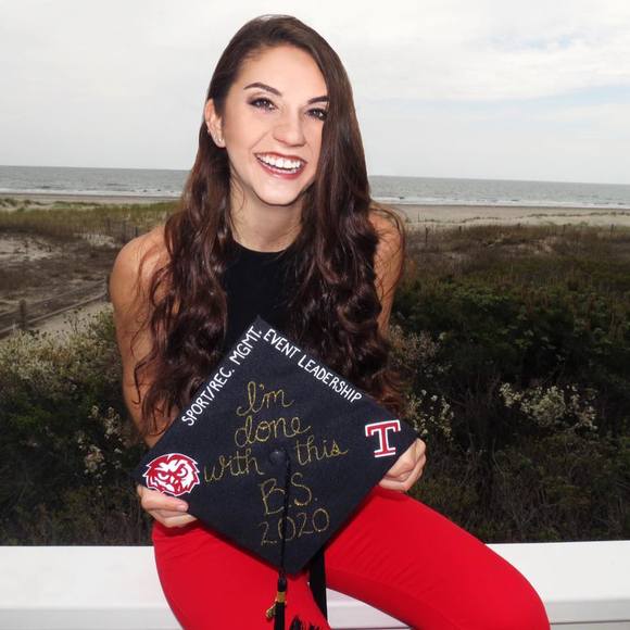 Profile Picture of Laura Whitmoyer (@laurawhitmoyer) on Poshmark