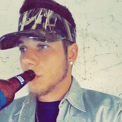 Profile Picture of Ty_scroggins (@RobertScroggin2) on Twitter