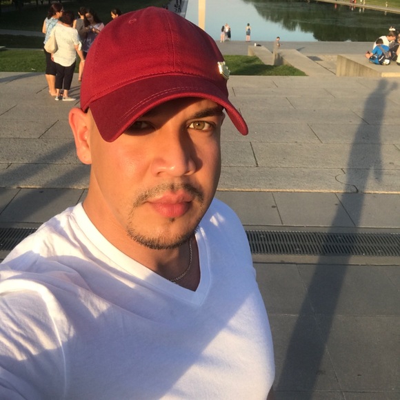Profile Picture of Jonathan Concepcion (@joncon69) on Poshmark