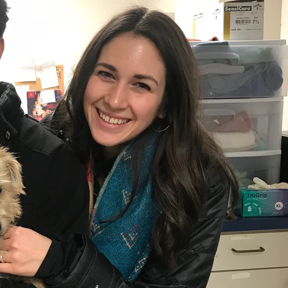 Profile Picture of Amanda Mackoul (@amandarmack) on Poshmark