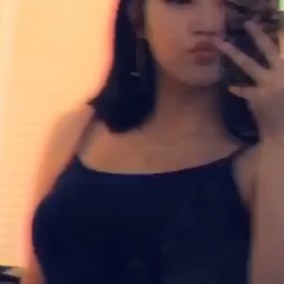 Profile Picture of Diana Looez (@dianadelator621) on Poshmark