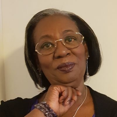 Profile Picture of Jennifer Reid (@mavazidesigns) on Twitter