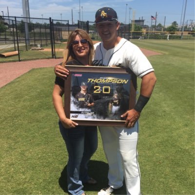 Profile Picture of Annabelle Thompson (@athompson1205) on Twitter