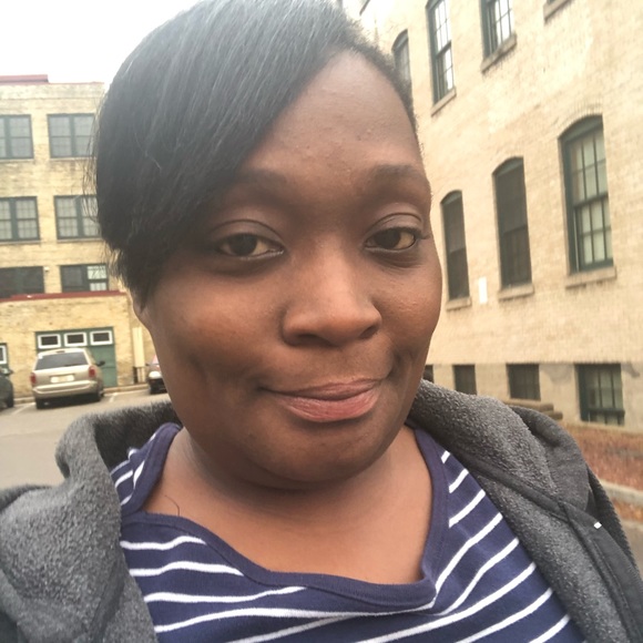 Profile Picture of Shadell Shadell (@shadellshadell) on Poshmark