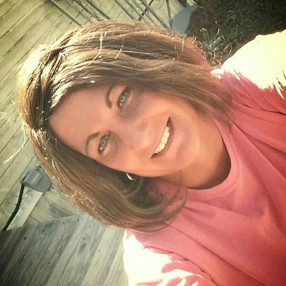 Profile Picture of Heather Gammons (@hgammons) on Poshmark